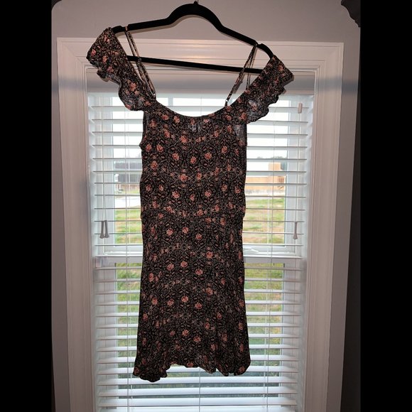 Off-the-shoulder Dress - Picture 2 of 2